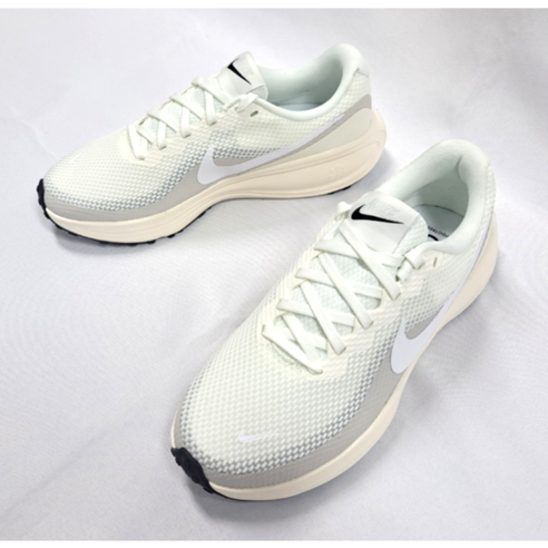 나이키 우먼스 운동화 레볼루션 8 HJ8485-103