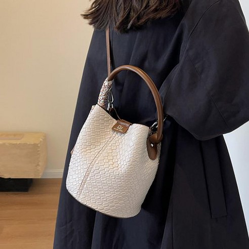 여성 패셔너블 대용량 버킷백 후기 분석 - 다양한 컬러 옵션 안내