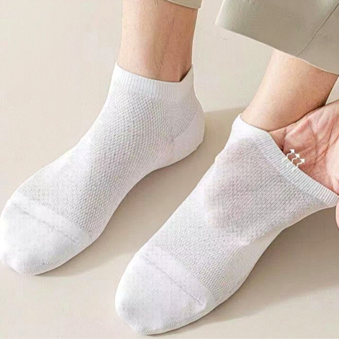 여름철 땀 없이 산뜻한 발을 위한 필수 아이템