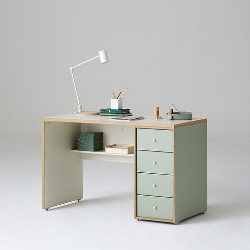 깔끔한 책상 환경이 공부 효율을 높여줍니다