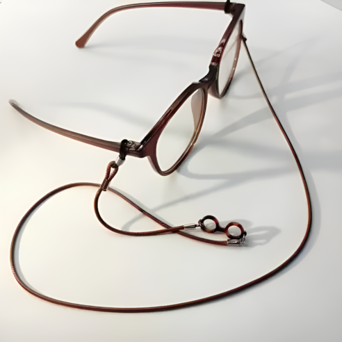 가볍고 고급스러운 브라운 안경스트랩