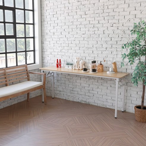 공간 효율성과 실용성을 모두 잡는 필로스 접이식 책상