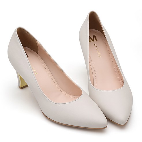 발 편한 7cm 펌프스로 완성하는 자신감 넘치는 하루