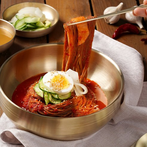 집에서도 간편하게 즐기는 매콤달콤한 함흥냉면의 맛