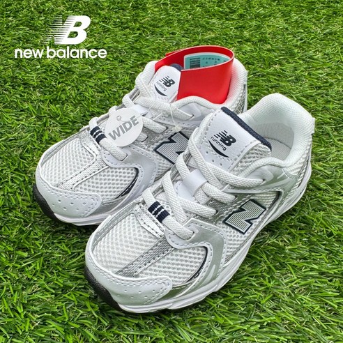 아이의 발걸음을 가볍고 안전하게 뉴발란스530키즈 아이의 발걸음을 가볍고 안전하게 뉴발란스530키즈