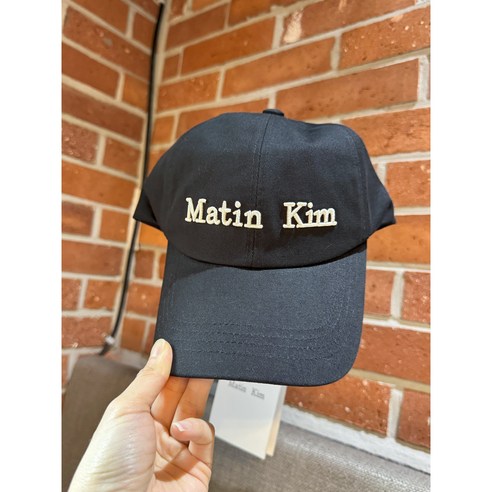 마뗑킴 볼캡 하나로 스타일 고민 해결, 쌩얼도 자신있게!