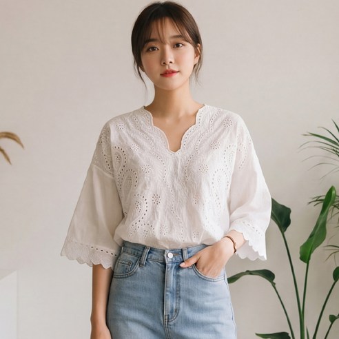 B179-3 리브논 빅사이즈 여성 펀칭 자수 브이넥 반팔 블라우스