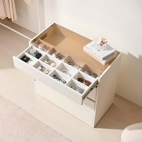 더 이상 옷가지에 파묻히지 않아도 괜찮아요 아일랜드서랍장