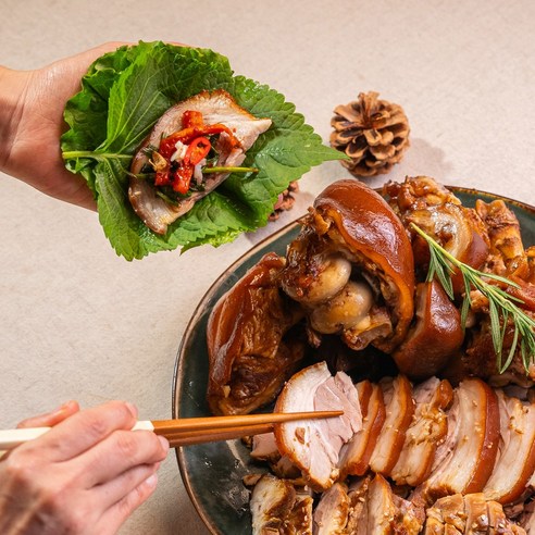 청연족발 국내산 뒷다리 통족발 1kg이상, 2개, 1kg 상품 사진
