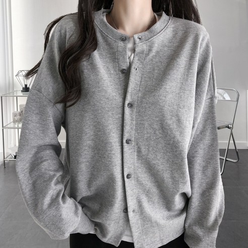 단추 가디건 측면 디자인