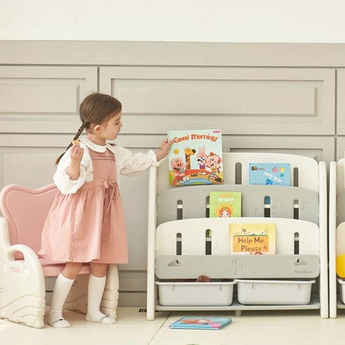 아이들의 세상을 깔끔하게 정리하는 마법 아기책꽂이