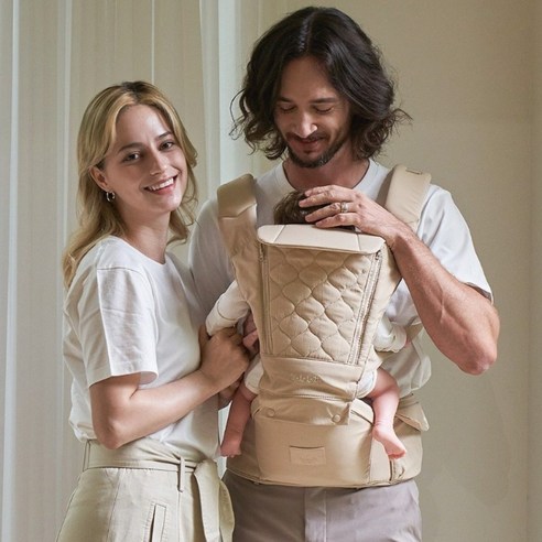 외출할 때마다 아이 안고 낑낑대던 엄마 아빠 이제 안녕 올인원아기띠