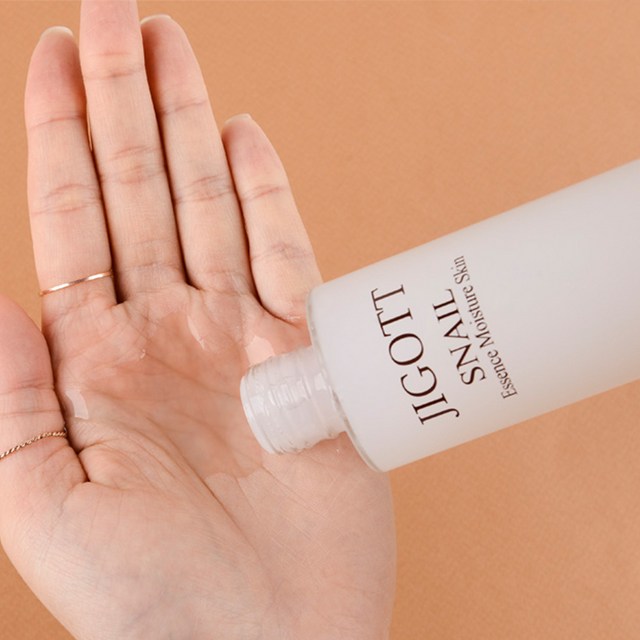 JIGOTT 스네일 모이스처 스킨 150ml + 로션 150ml + 크림 50ml + 스킨 30ml + 스킨 30ml 세트 이미지 4