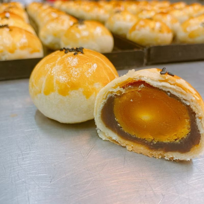 慶春號 傳統手工蛋黃酥 酥鬆綿密 鹹甜交織, 70g, 4個