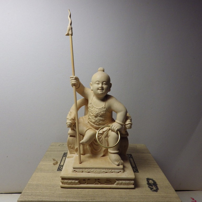 黃楊木精雕三太子幼童坐姿(高10公分)擺件，精緻木雕神像，守護孩童平安，居家擺飾增添文化氣息, 詳見包裝, 黃色