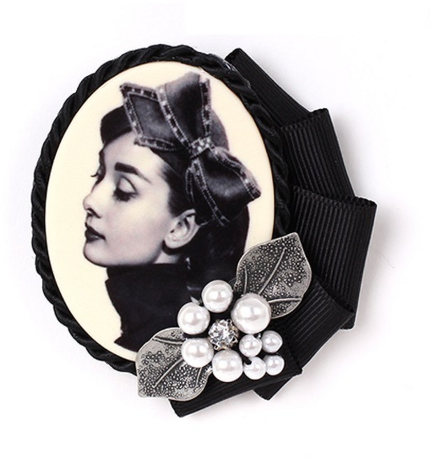 크리스크라운 오드리 앤버드 브로치