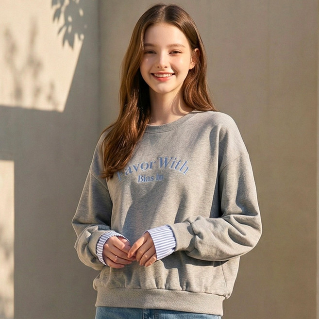 부루앤쥬디 여성용 자수 레터링 소매 배색 맨투맨 BOSBTG503A