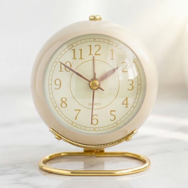 북유럽 파스텔 무소음 미니 인테리어 탁상용 시계, 아이보리 화이트