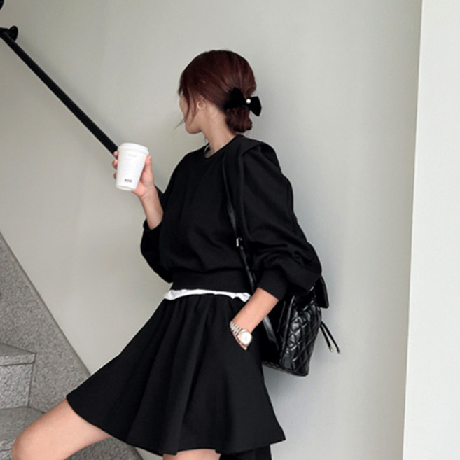 난닝구 여성용 우케토 맨투맨 상의 + 치마바지 세트