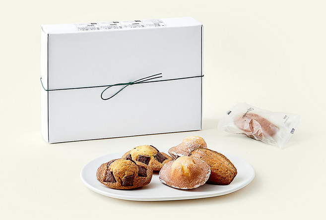 메종엠오 기본 마들렌 30g x 4개 + 마들렌 글라쎄 35g x 4개 + 소금초코 마들렌 35g x 4개 선물세트, 400g, 1개입, 1세트