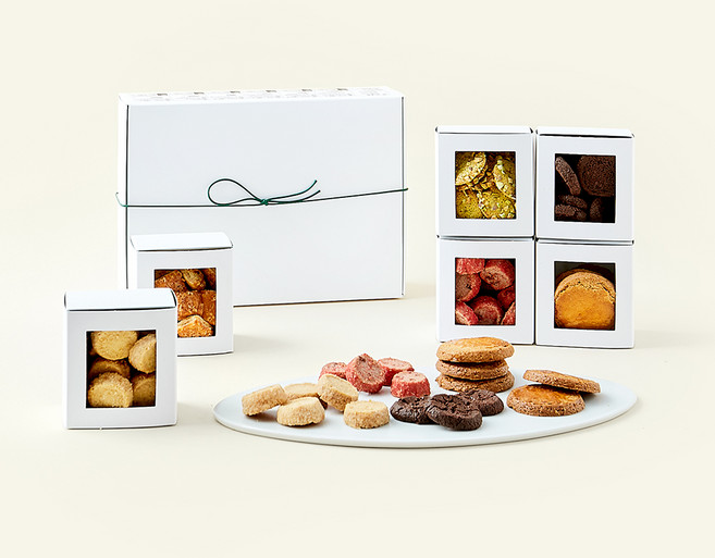 메종엠오 쿠키 사브레 바니유 110g + 사브레 쇼콜라 110g + 튜일 피스타슈 70g + 사브레 로즈 110g + 사브레 낭테즈 80g + 푀이테프로마쥬 70g 선물세트, 550g, 1개입, 1세트