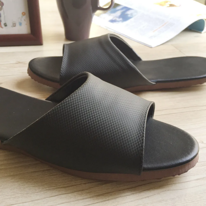 TAIWAN SLIPPER 台灣犀利趴 純色 皮質室內拖鞋, 細紋黑, 2雙