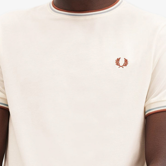 FRED PERRY M1588 雙邊飾條短袖T恤, 淺米色 + 鮭魚藍 + 肉桂色
