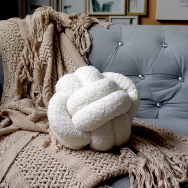 TROMSO 北歐綿羊舒壓打結球抱枕, 米白色