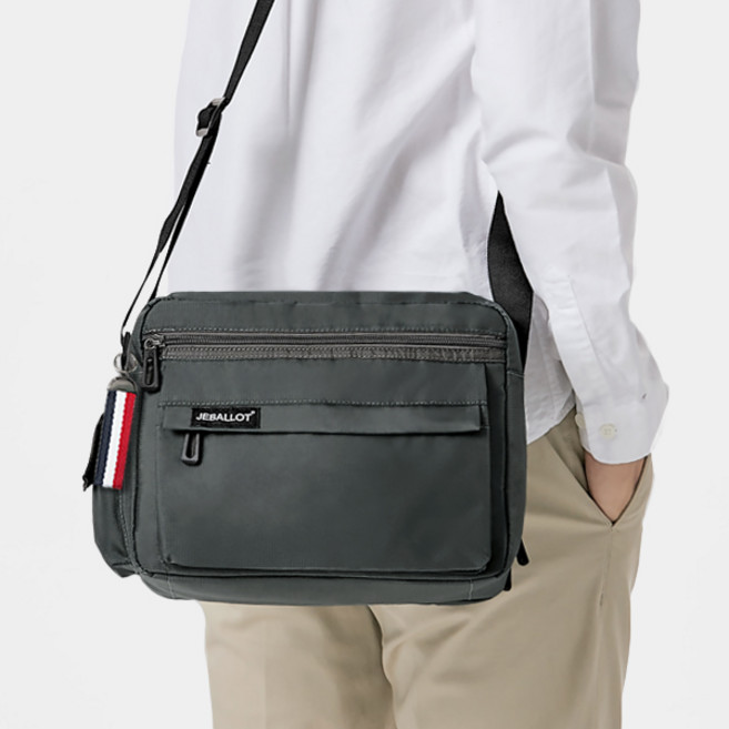 ADDEDIT 大容量斜背包, 灰色的