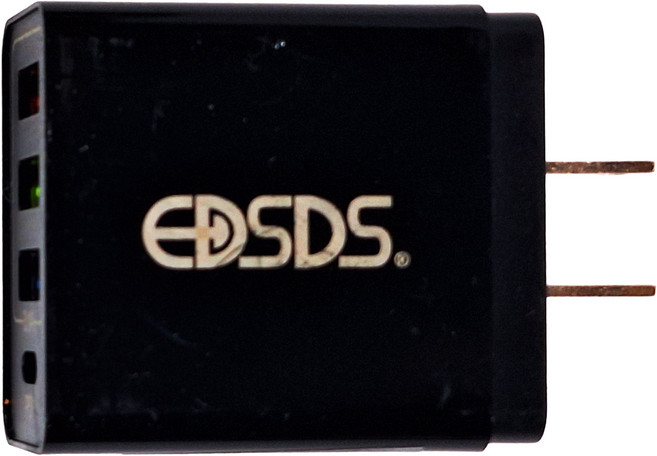 EDSDS PD + 3.1A四孔快速充電器 5 x 4.5 x 2.7cm, EDS-USB103  顏色隨機, 1個