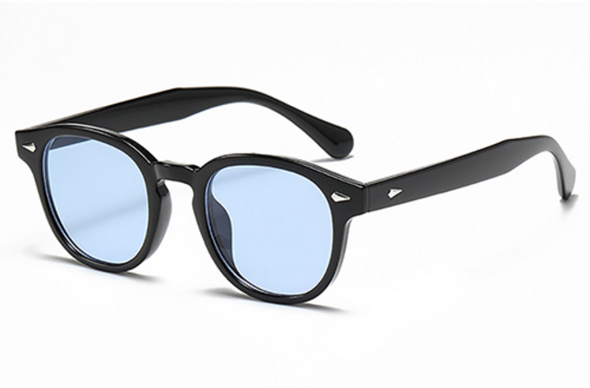 맵시 데일리 패션 스타일이 돋보이는 뿔테 편광 선글라스