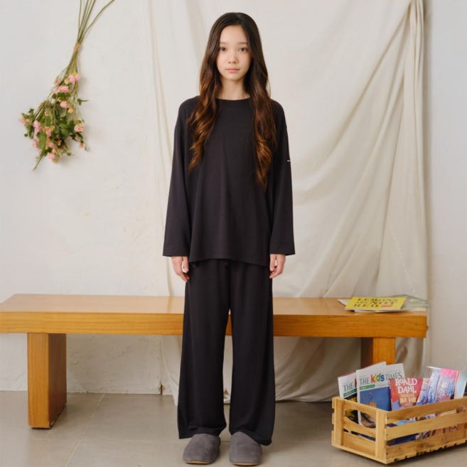 메종마밤 피치기모 라운드넥 상하의 세트