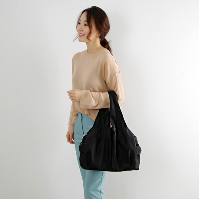 LULU 多層收納口袋單肩包