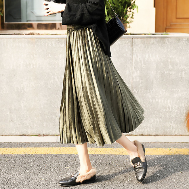 I Love Home 女款金色天鵝絨百褶長裙