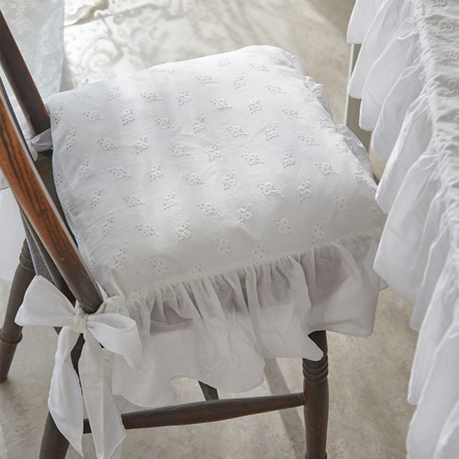 데코뷰 프렌치 프릴 자수 식탁방석커버 4p, 화이트