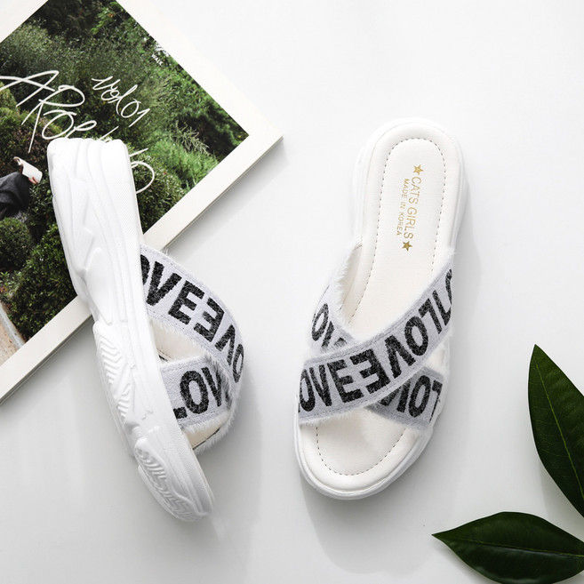 갓슈 여성용 퍼즈 레터링 통굽슬리퍼
