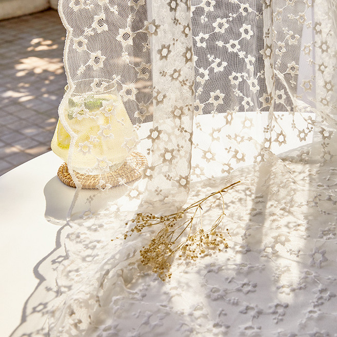 베베데코 데이지 레이스 커튼