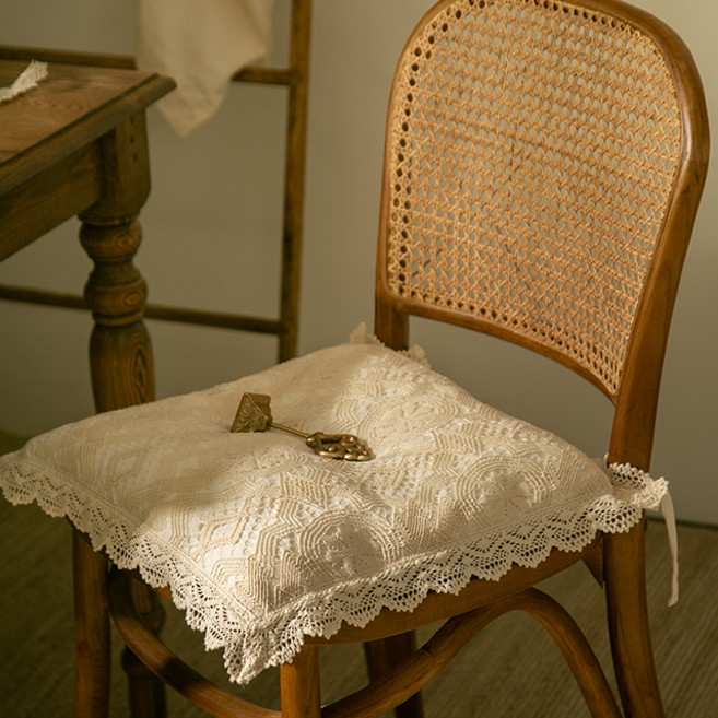 데코뷰 아이린 뜨개레이스 식탁 방석커버, 베이지
