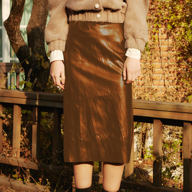 1159스튜디오 A3 WRINKLE LEATHER 미디 스커트