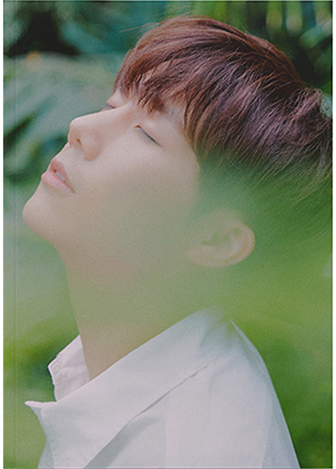 金聖圭(Kim Sung Kyu) 迷你4輯《SAVIOR》(版本隨機)+Seal貼紙+隨機小卡, 1CD