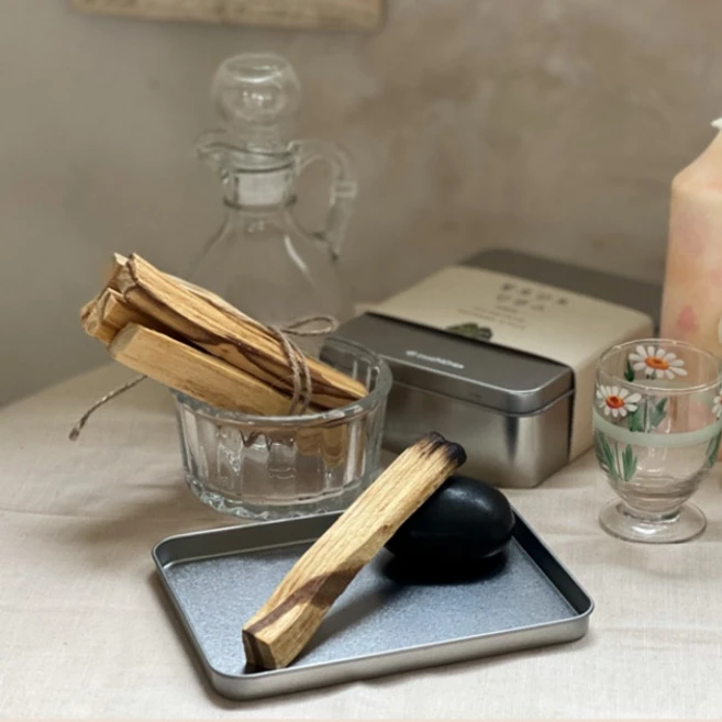 에센시에르 팔로산토 50g + 틴케이스 선물 세트, 우디, 민트, 시트러스, 나무 - 쿠팡