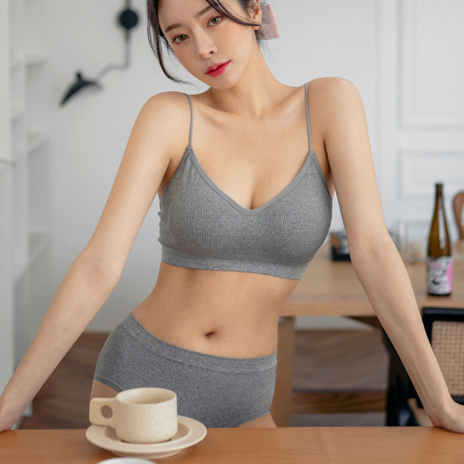 SOULMATE 細肩帶無鋼圈內衣內褲組 QN70