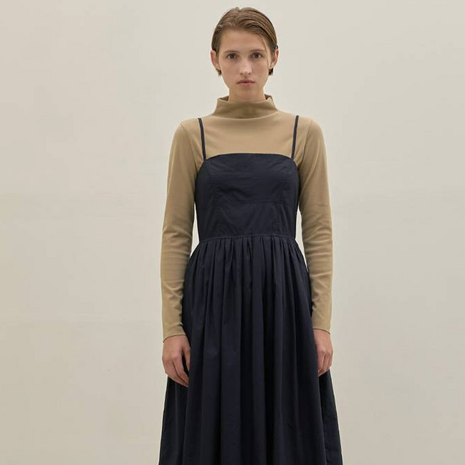 아틀리에나인 여성용 시그니처 웜터치 하프넥 티 T-6713