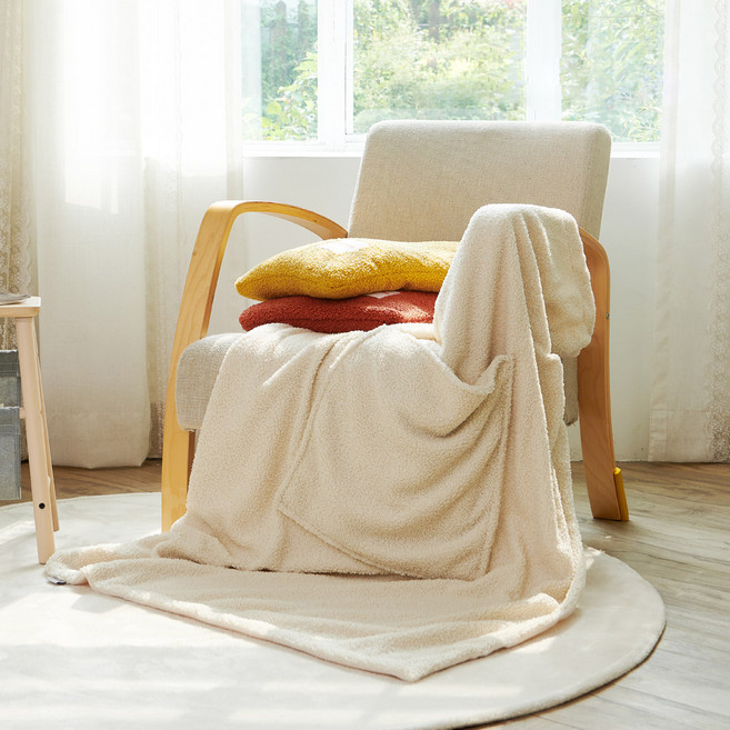 한일카페트 폼폼 쿠션 블랭킷 감성 캠핑담요