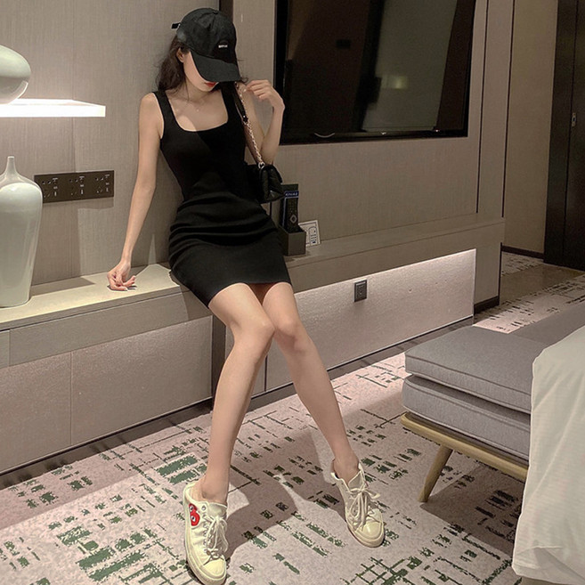 엘쏘 쿨 니트 민소매 슬림 원피스