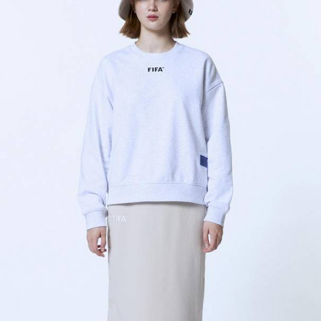 피파1904 에센셜 우먼스 맨투맨