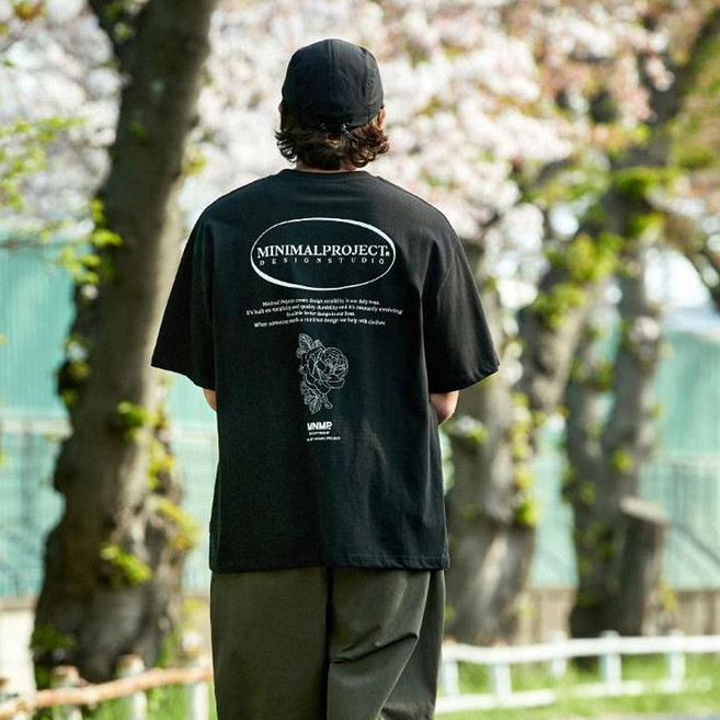 minimalproject 男女通用 透氣 圓形標誌 花卉 寬鬆版型 棉質 短袖T恤 MST151, 黑色