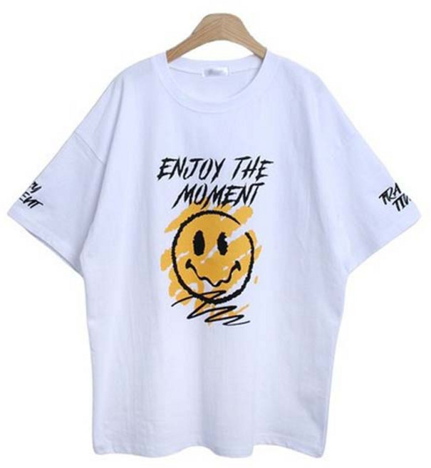 시크블랙 여성용 쿠비크 라운드넥 스마일 레터링 프린팅 박스 티셔츠 cpt14833k43