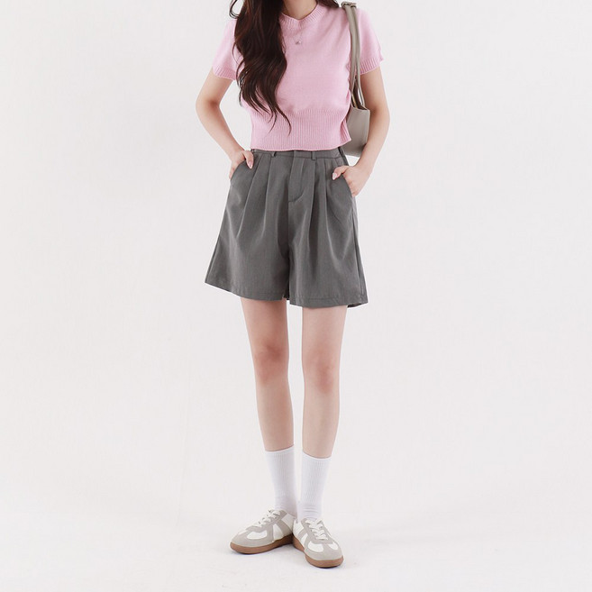 Cotton Closet 女款後腰鬆緊帶雙褶五分百慕達西裝短褲
