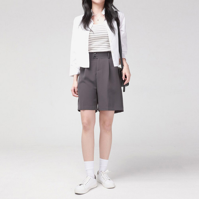 Cotton Closet 女款雙扣後鬆緊腰百慕達細褶五分西裝褲